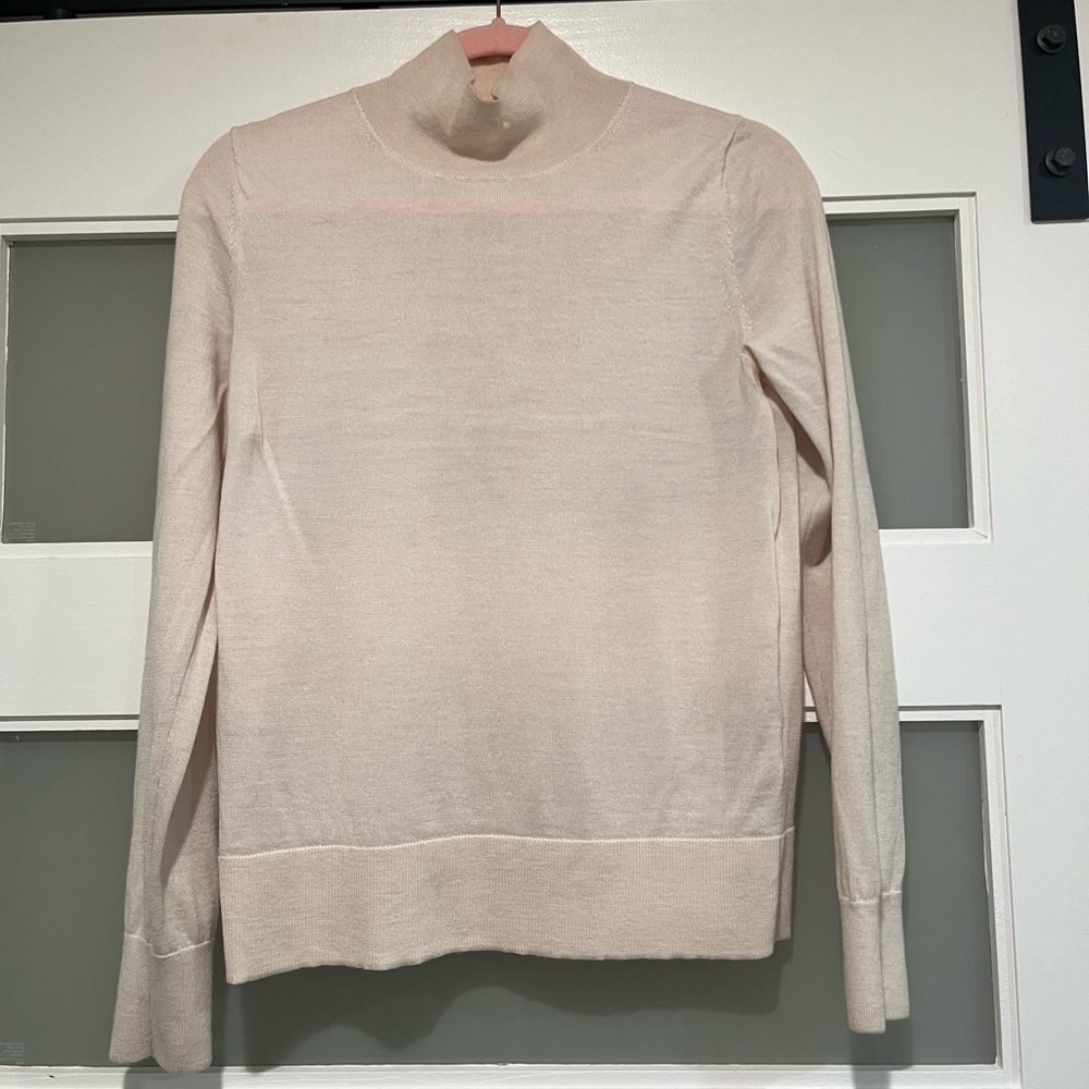 Banana republic merino wool Elegant Cream Turtleneck mock neck Sweater s